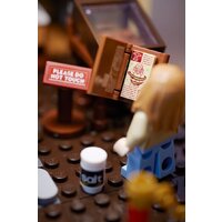 LEGO Ideas 21341 Фокус-Покус: Коттедж сестер Сандерсон Image #18