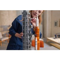 LEGO Icons 10341 Космическая пусковая система NASA Artemis Image #15