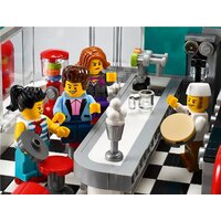 LEGO Creator 10260 Ресторанчик в центре Image #13
