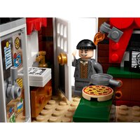 LEGO Ideas 21330 Один дома Image #44