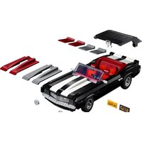 LEGO Icons 10304 Chevrolet Camaro Z28 Image #2