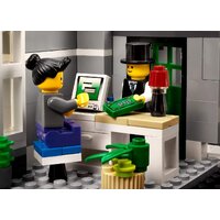 LEGO 10224 Town Hall Image #12