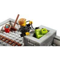 LEGO 10251 Brick Bank Image #11